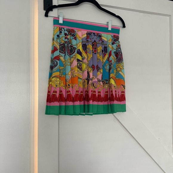 Colorful Women's Patterned Top - Picture 8 of 8